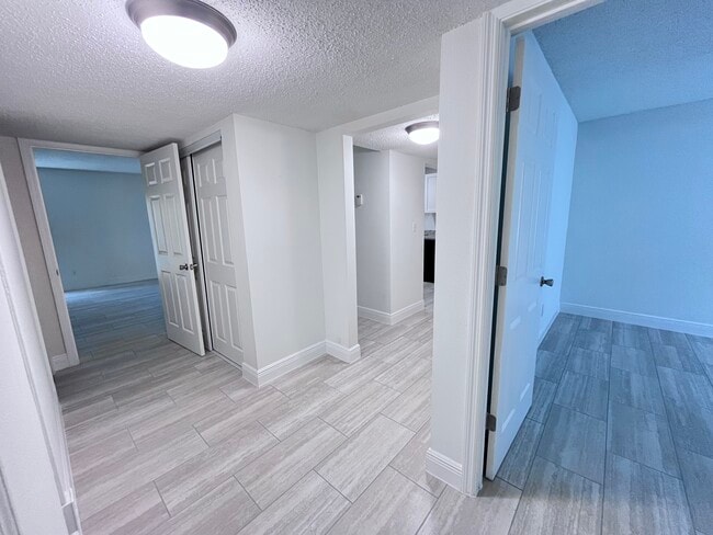 Building Photo - Sailpoint Bay Apartments