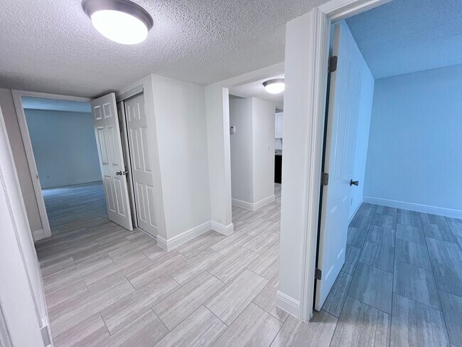 Building Photo - Sailpoint Bay Apartments