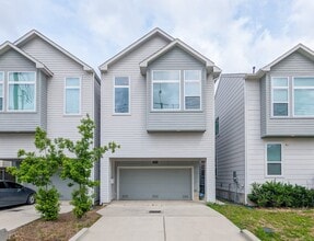 Building Photo - 2204 Beall St