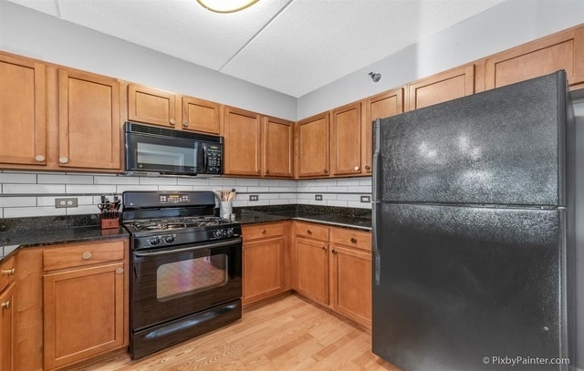 Building Photo - 410 W Mahogany Ct