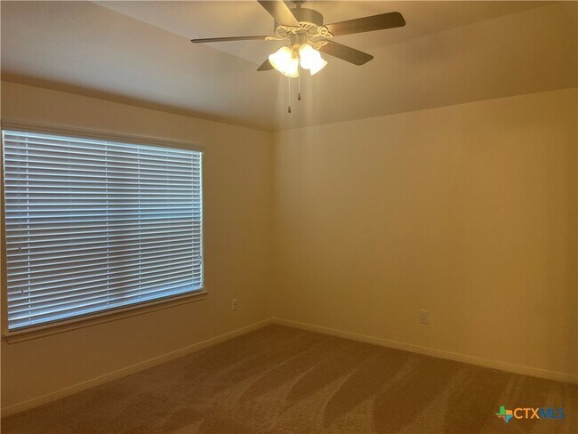 Foto del edificio - 6807 Black Springs Dr