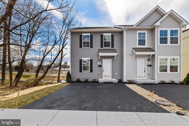 Foto del edificio - 444 Carrolton Ave