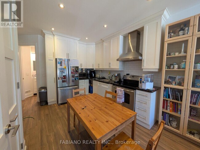 Photo du bâtiment - 1036 Dovercourt Rd