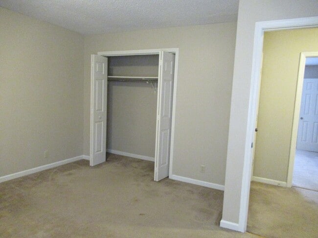 Building Photo - 40 Hackberry Ct