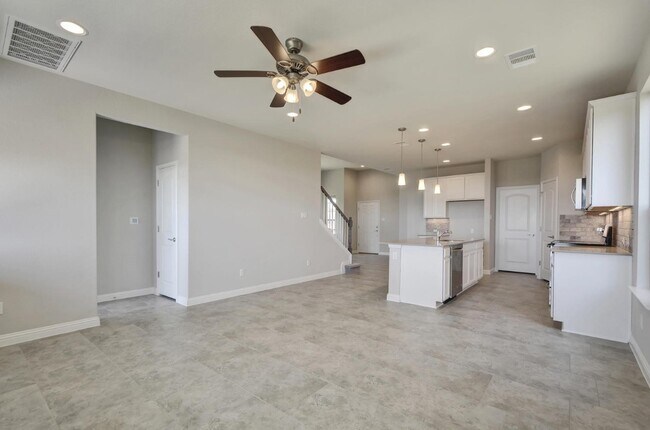 Building Photo - 16005 Serene Fleming Trce