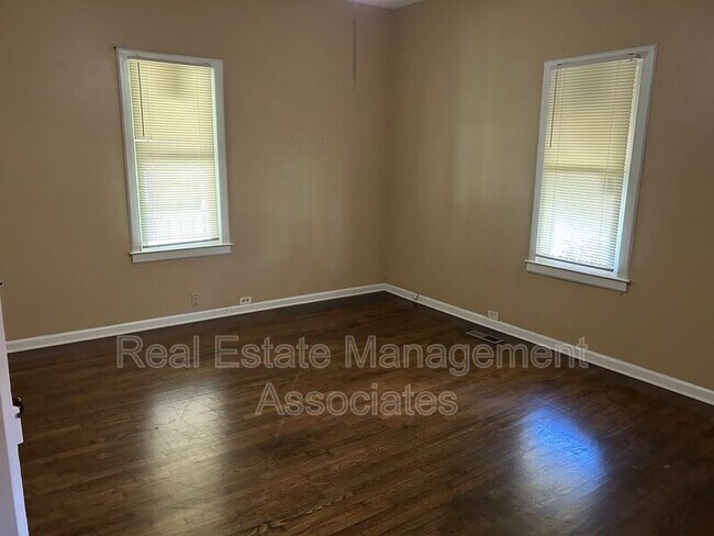 Building Photo - 119 Spalding St