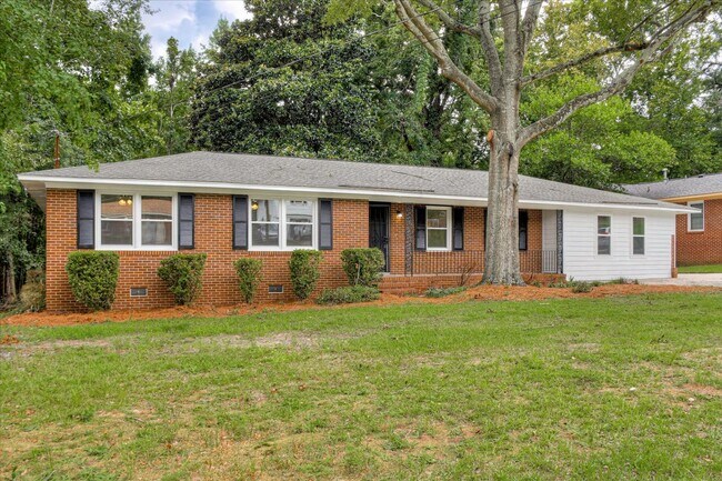 Building Photo - Newly Updated 4 Bed/2 Bath Columbia County...