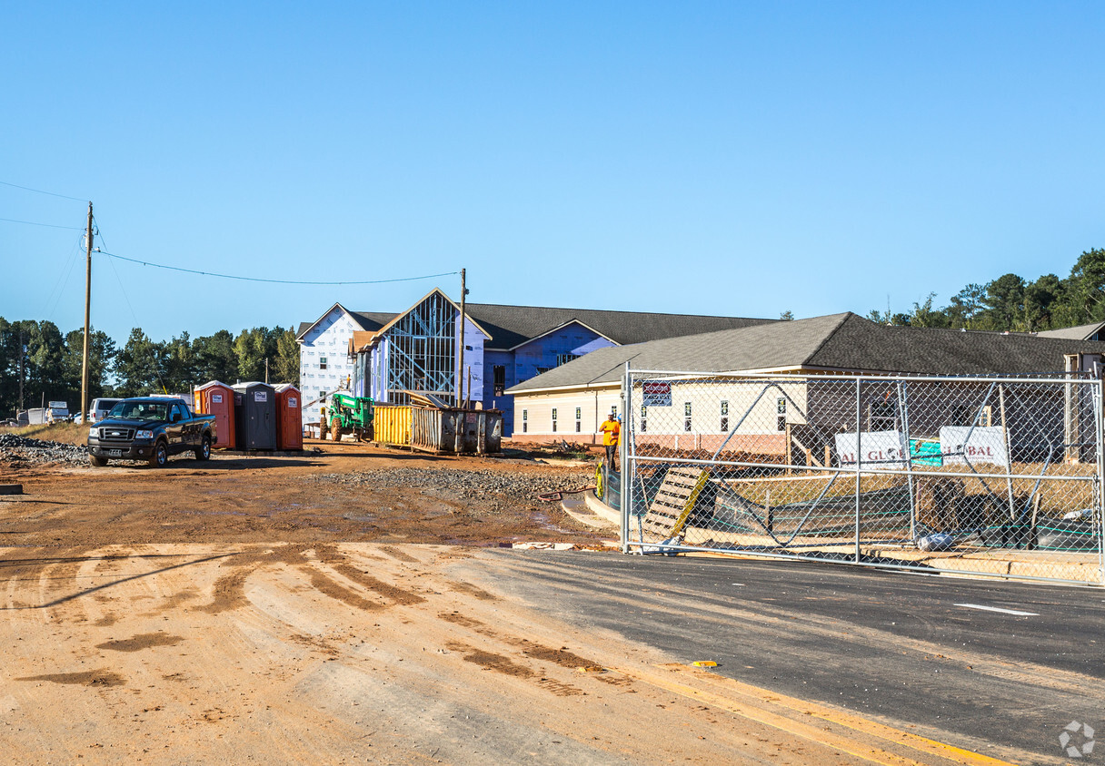 Primary Photo - Heartis Fayetteville Independent Living