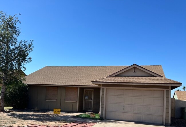 BRAND NEW ROOF - 6534 N 71st Ave House