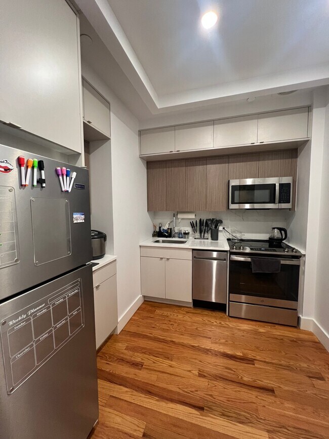 Foto del edificio - 2715 Fulton St