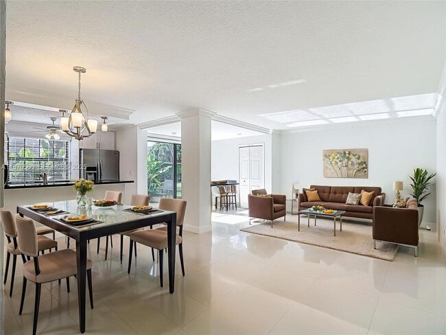 Foto del edificio - 3552 Magellan Cir