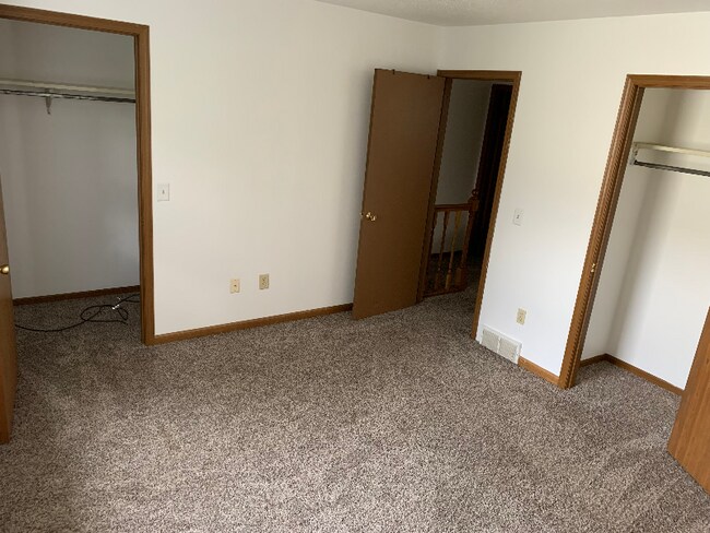 Building Photo - 2911 Hemlock Dr