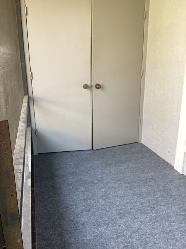 Building Photo - Southbrooke condo