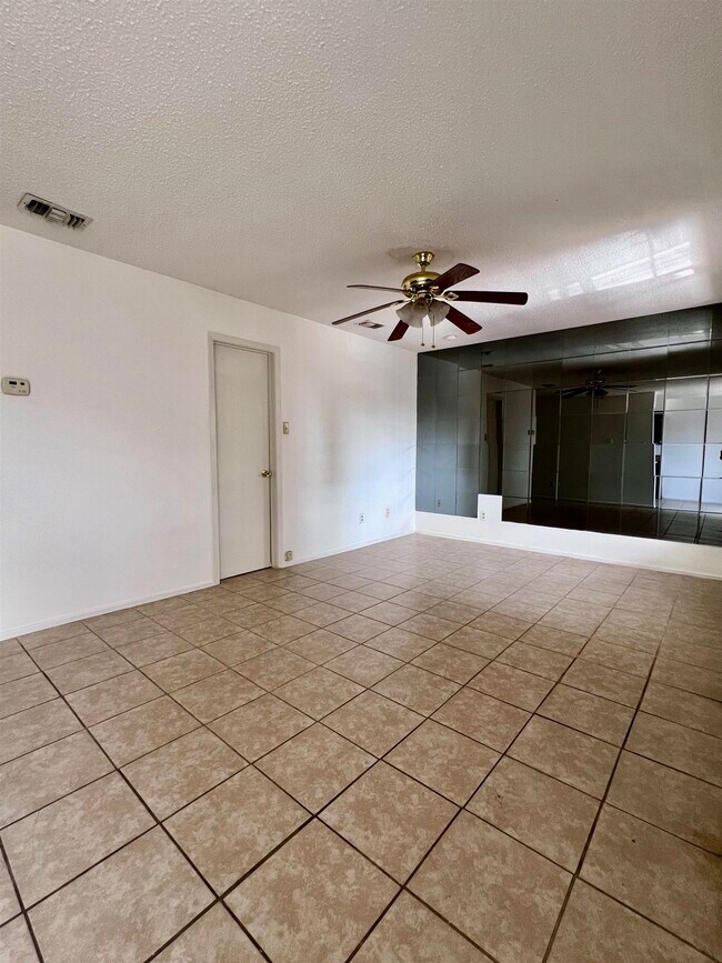 Foto del edificio - 5302 Springfield Ave