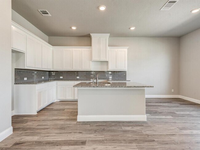 Building Photo - 6572 Iron Horse Blvd