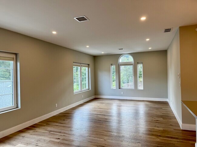 Foto del edificio - 3 Burke Ln