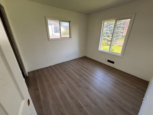 Building Photo - 8100 Ingberg Trail