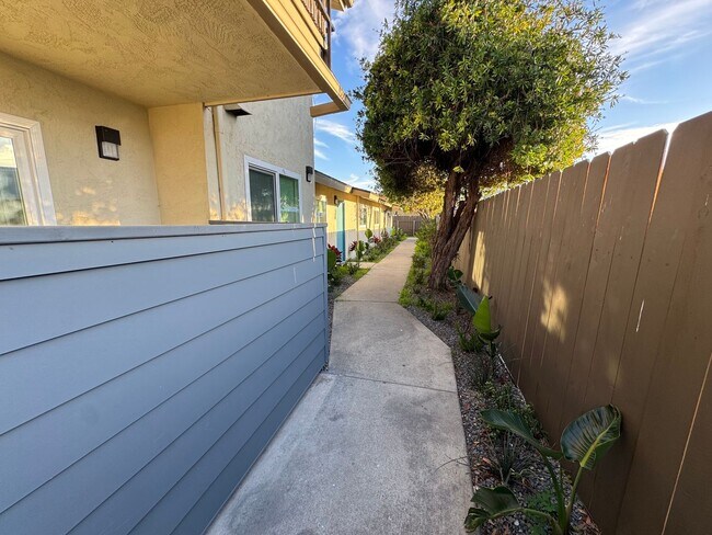 Foto del edificio - Grove Ave - IB