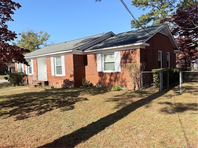 Building Photo - 601 Helen St