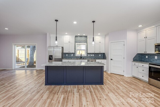 Foto del edificio - 7039 Executive Cir