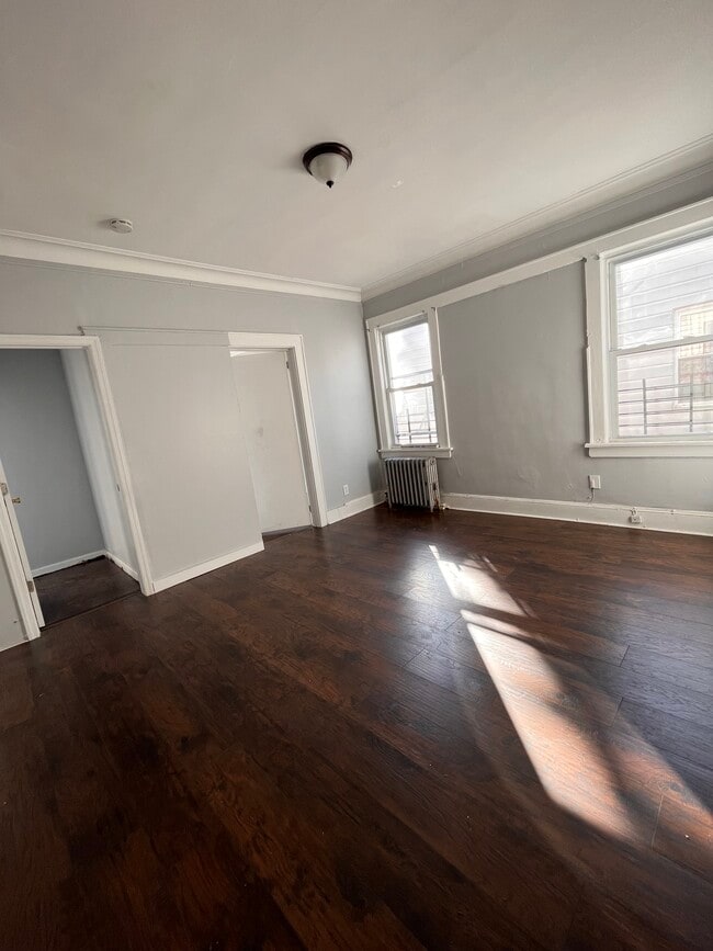 311 Vermont Ave 2L - 310 Vermont Ave