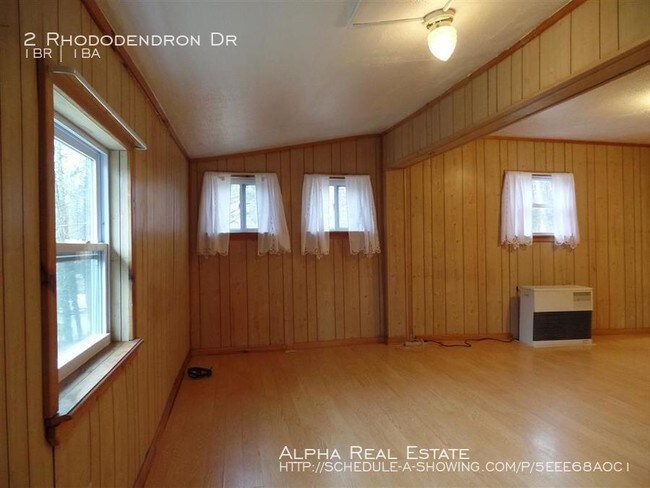Building Photo - Super Cute Updated Cottage!