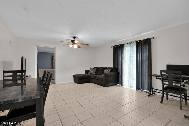 Foto del edificio - 423 SE 24th Ave