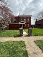 Building Photo - 320 Woodlawn Ave