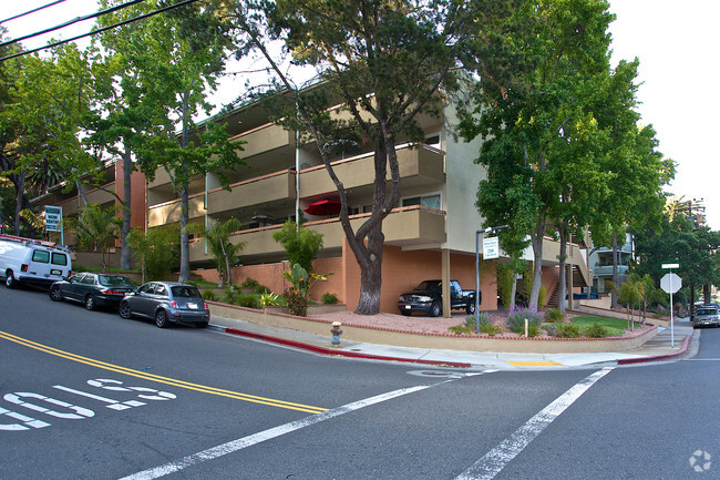 Building Photo - Milnard Manor Apartments