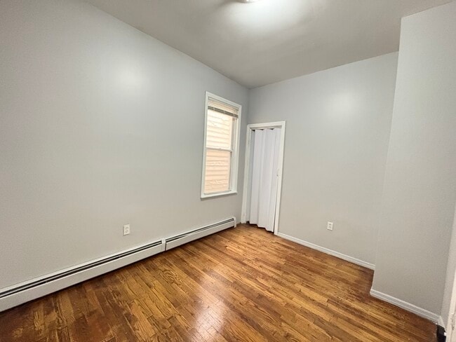 Building Photo - 905 Hunterdon St