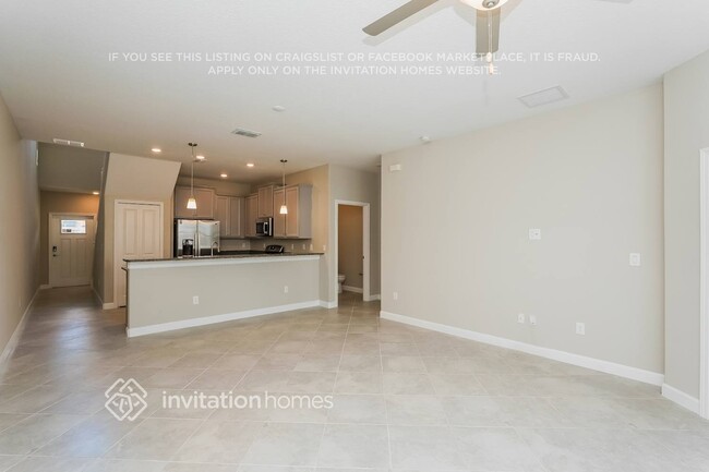Building Photo - 2883 Coach Manors Way