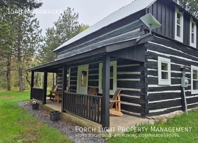 Photo du bâtiment - Mid-Term 1 month to 7 month term available