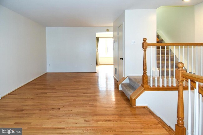 Building Photo - 2304 Hunters Square Ct