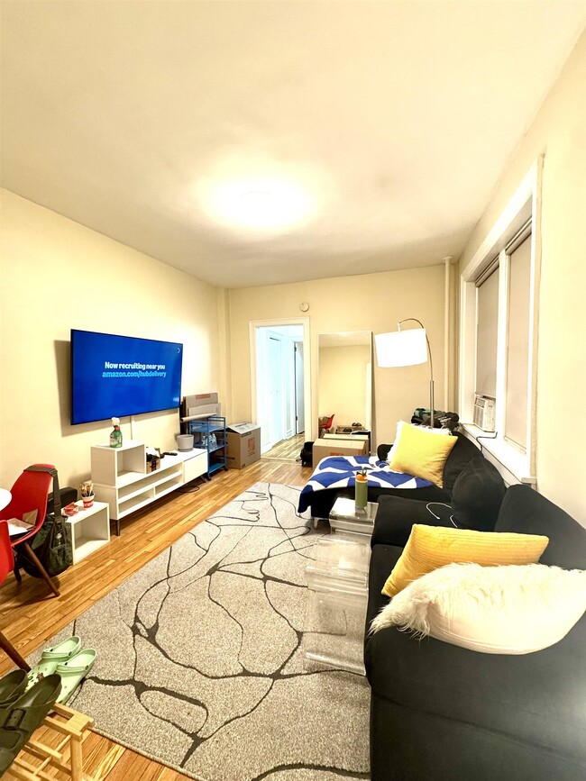 Foto del edificio - 270 Harrison Ave