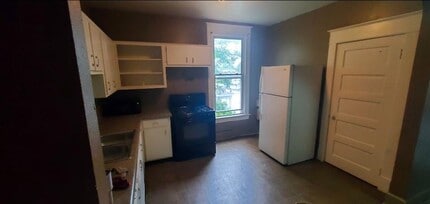 Building Photo - 453 W Dewald St