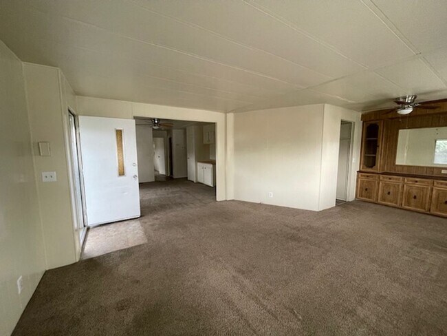 Foto del edificio - FOR RENT!!!