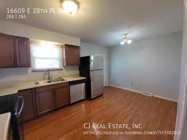 Foto del edificio - 16609 E 28th Pl