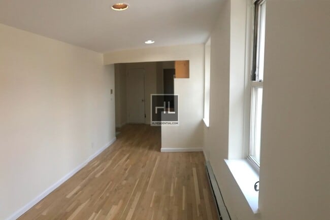 Foto del edificio - WEST BROADWAY