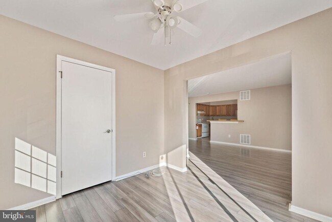 Building Photo - 19 Canterbury Ct