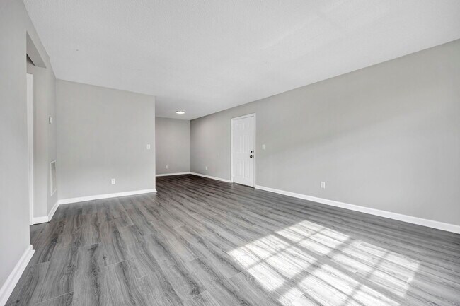 Foto del edificio - Rose Hill Garden Apartments