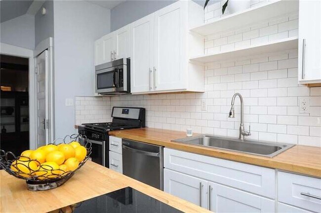 Sala de estar - 2158 N Pennsylvania St