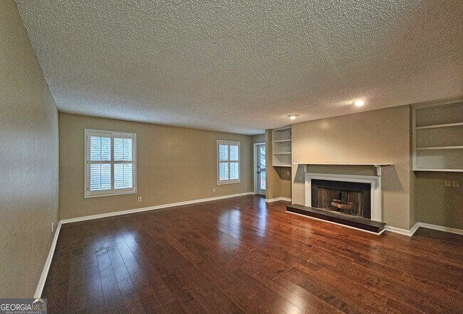 Foto del edificio - 597 Emory Oaks Way