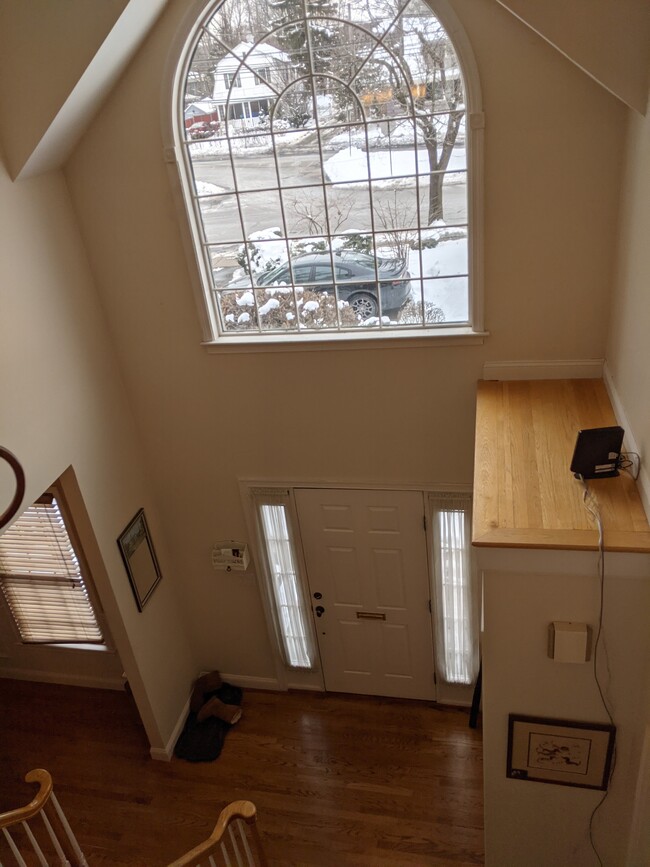 Building Photo - 303 Crafts St