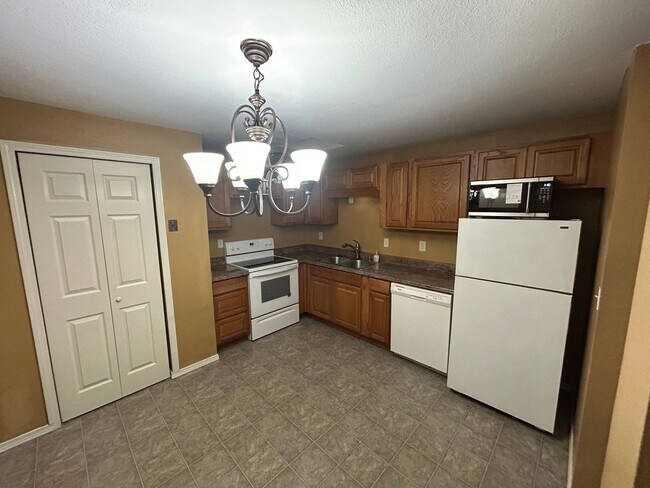Foto del edificio - 2 bedroom Condo apartment in Fairwood-Rent...