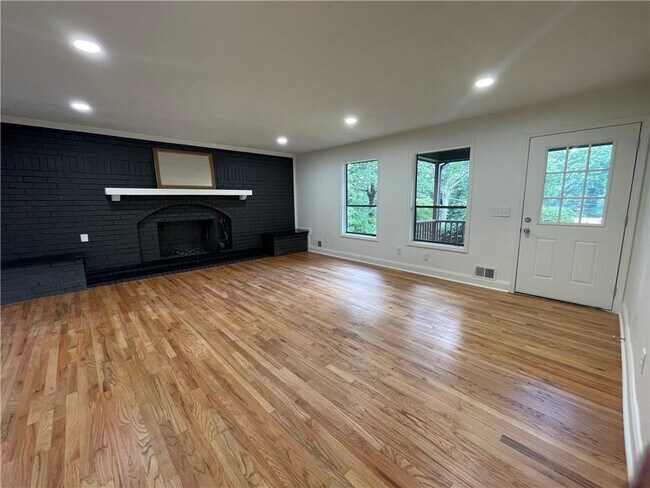 Building Photo - 106 Spring Way