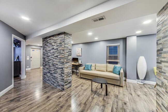 Foto del edificio - 3249 N Leavitt St