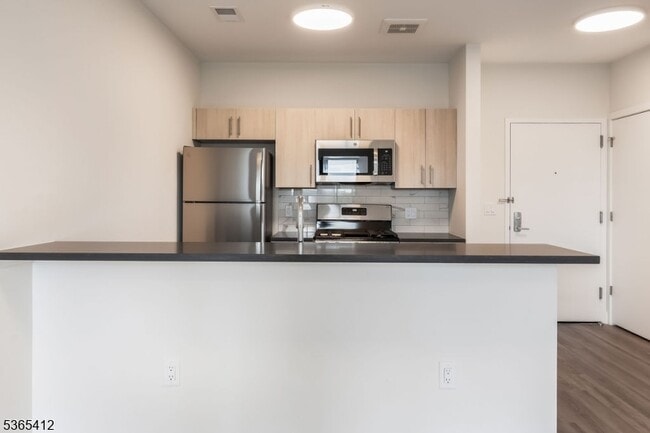 Foto del edificio - 72 S Essex Ave