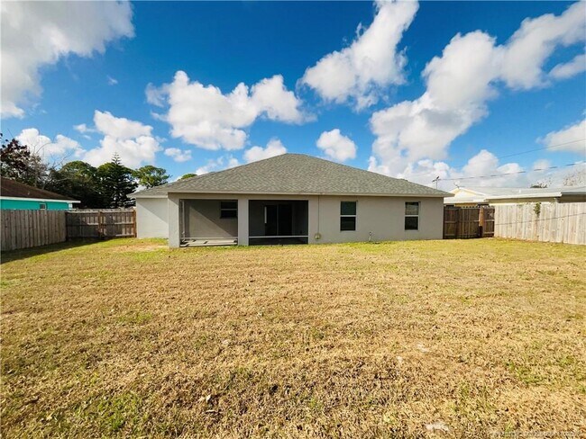 Foto del edificio - 928 SW John MacCormack Terrace