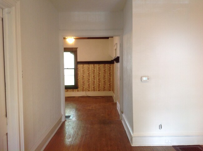 Building Photo - 215 S 3rd St