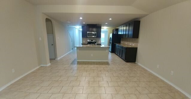 Building Photo - Garnet Sunset